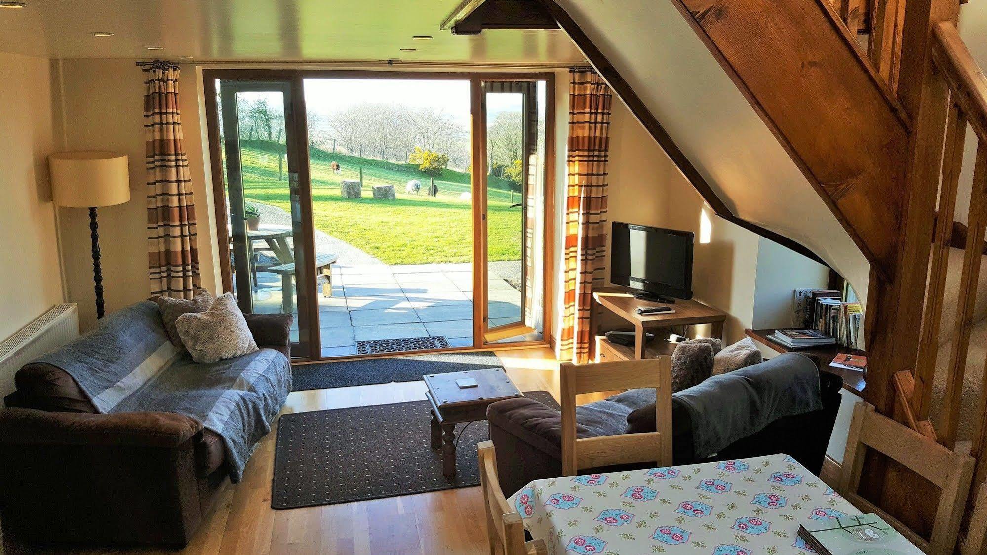 Nant Yr Onnen B&B And Holiday Cottage Tregaron Exterior photo