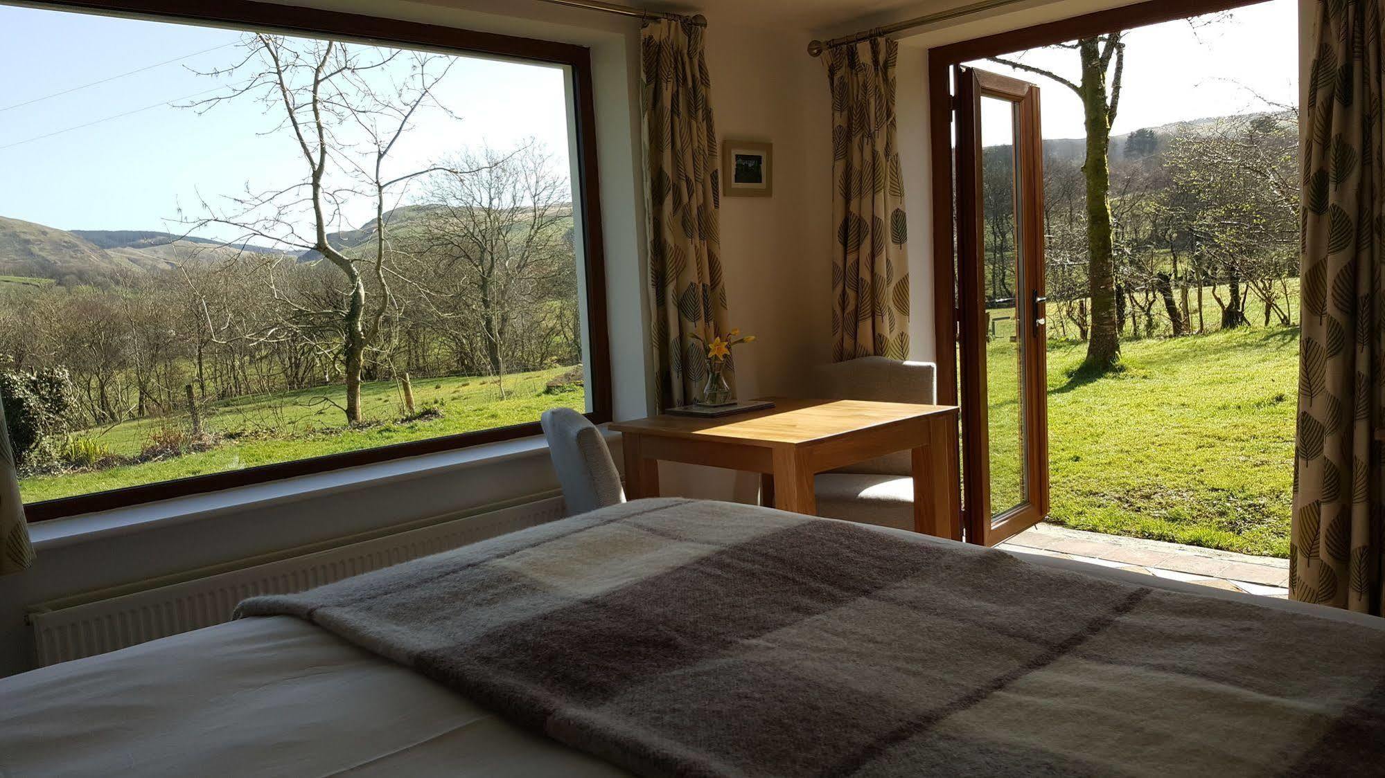 Nant Yr Onnen B&B And Holiday Cottage Tregaron Exterior photo
